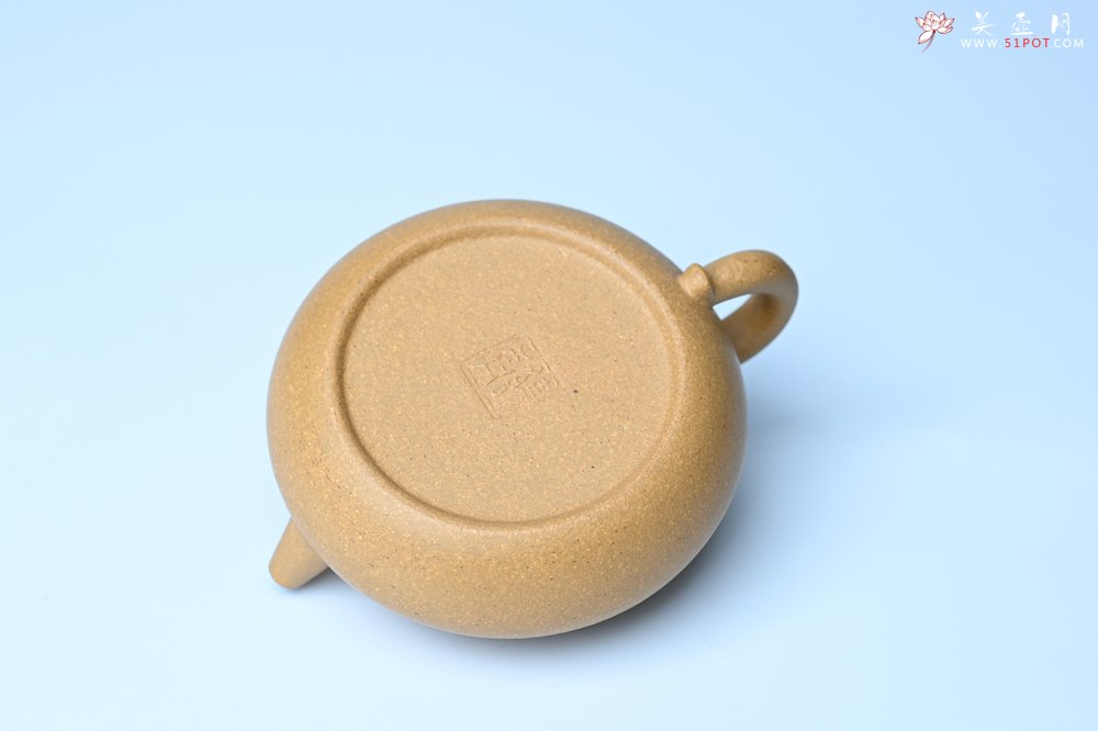 紫砂壶图片：美壶特惠 特好黄龙山段泥香桃壶 桃和叶特灵动 仿生佳作 - 全手工紫砂壶网