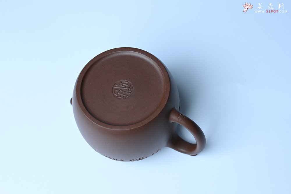 紫砂壶图片：美壶福利特惠 精致特好老紫泥秦权壶 刻梅花 特文气 - 全手工紫砂壶网