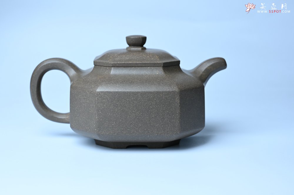 紫砂壶图片：实力派张海艳全手工蟹壳老青段泥精工八方侧角壶 气势磅礴 - 全手工紫砂壶网