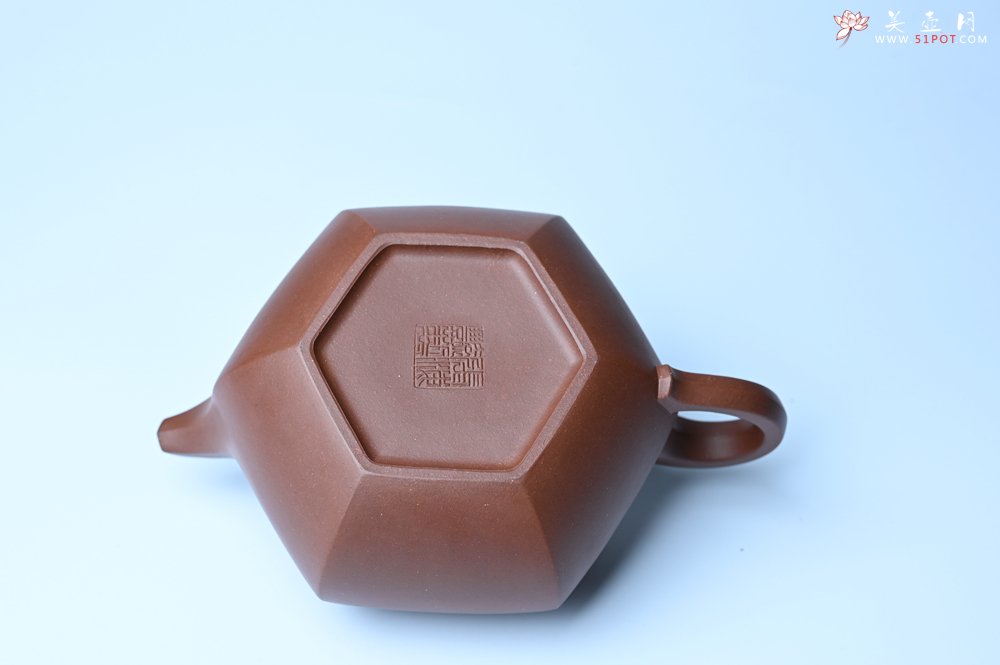 紫砂壶图片：实力派张海艳全手工精工六方仿古壶 气势磅礴 线面挺括平正 - 全手工紫砂壶网