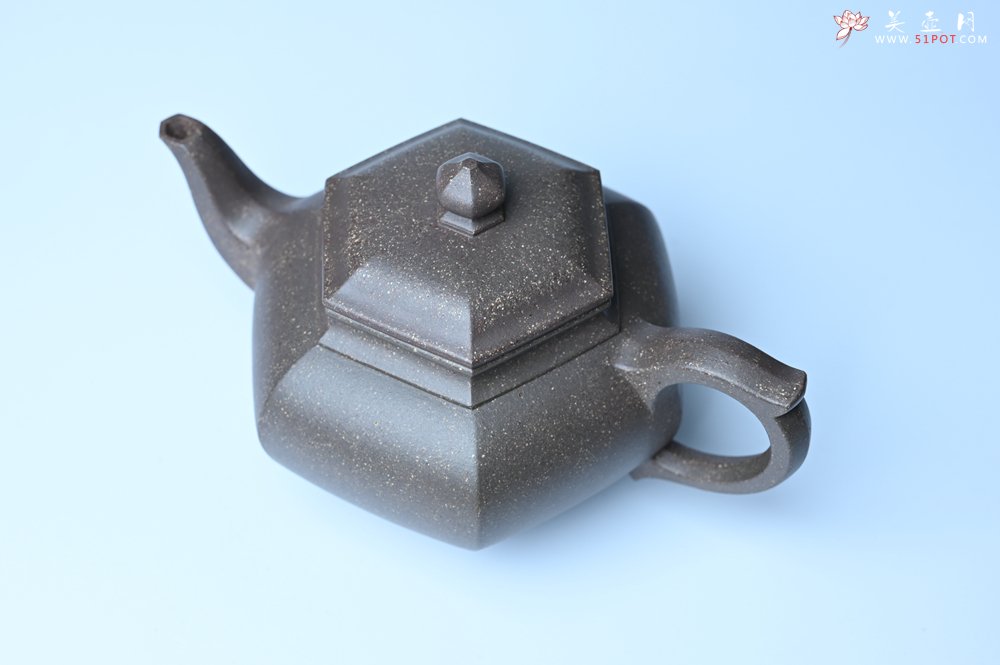 紫砂壶图片：实力派张海艳全手工特好老青灰段泥六方笑樱壶 做工灰常精致 气韵流畅 - 全手工紫砂壶网