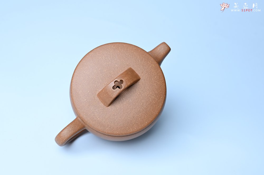 紫砂壶图片：美壶特惠 精致黄降坡泥汉瓦壶 茶人醉爱 - 全手工紫砂壶网