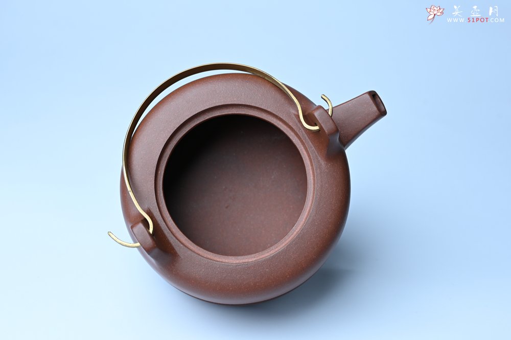紫砂壶图片：美壶特惠 手工手制精致紫泥提梁壶 茶人醉爱 - 全手工紫砂壶网
