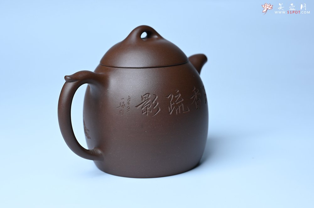 紫砂壶图片：美壶福利特惠 精致特好老紫泥秦权壶 刻梅花 特文气 - 全手工紫砂壶网