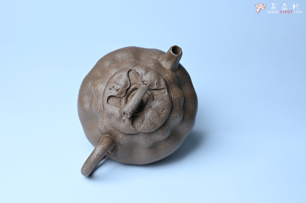 紫砂壶图片：美壶特惠 精致卡盖全手工老青段仿生小花货柿子壶 茶人醉爱 - 全手工紫砂壶网