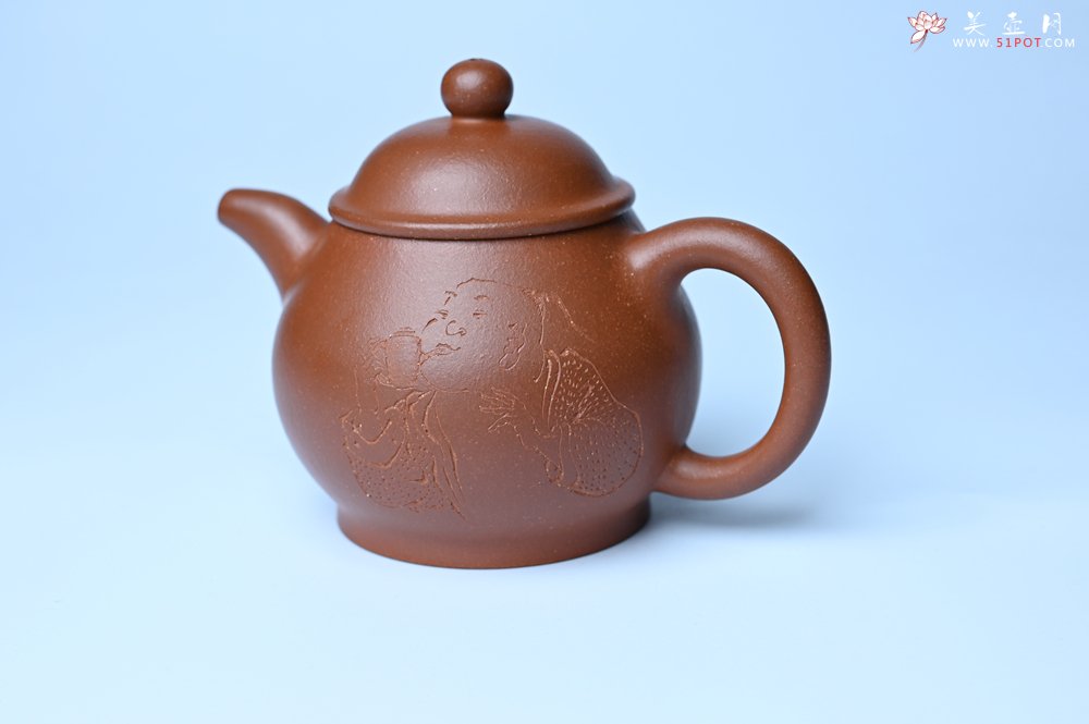 紫砂壶图片：美壶特惠 王老师 全手工红降坡泥潘壶 国助工 易轩 范小君徒杨志老师刻绘 装饰小富贵特文气 - 全手工紫砂壶网