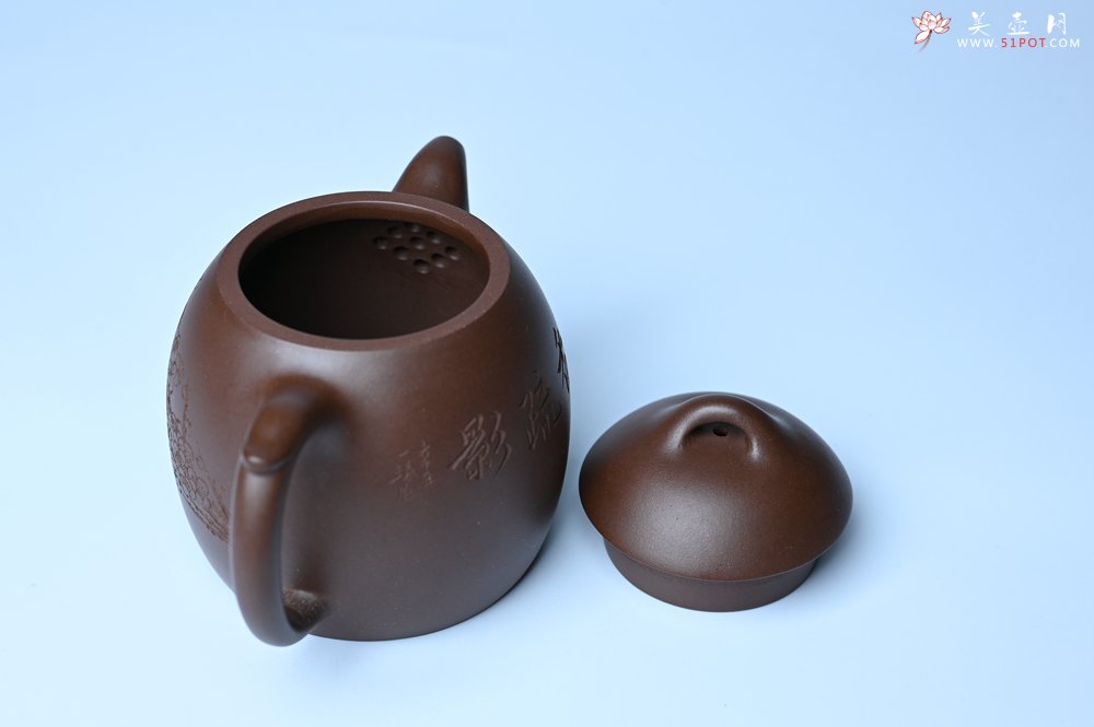 紫砂壶图片：美壶福利特惠 精致特好老紫泥秦权壶 刻梅花 特文气 - 全手工紫砂壶网