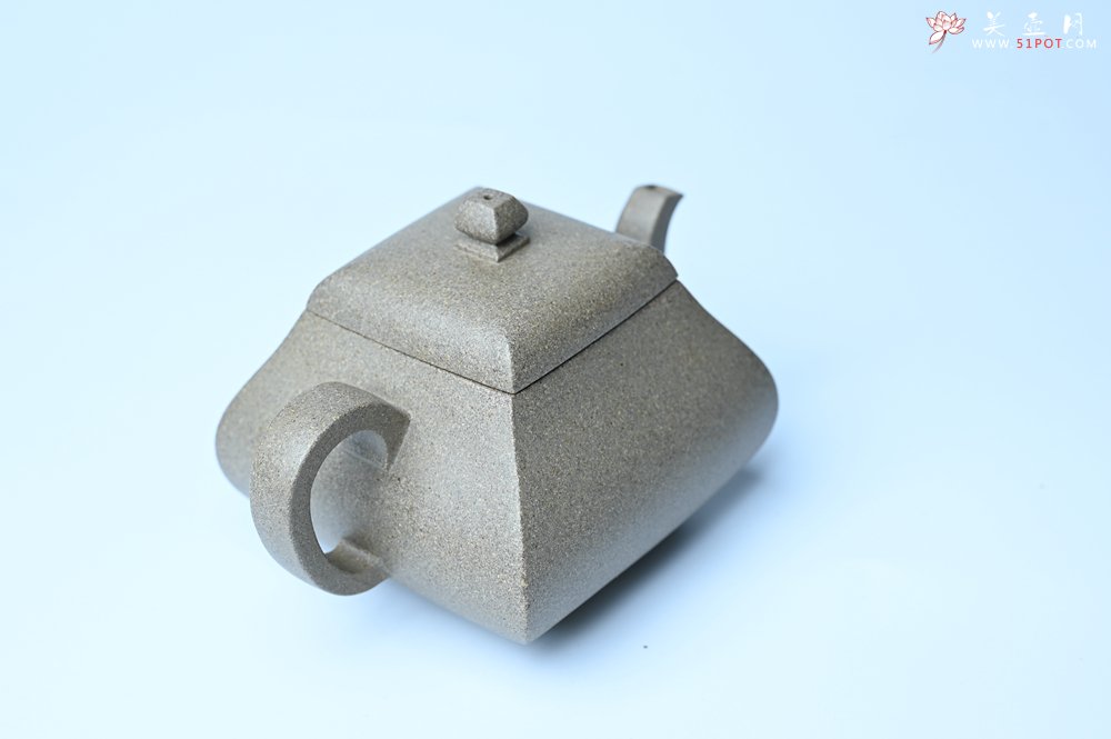 紫砂壶图片：美壶中秋国庆特惠 精工老段泥四方君德公道壶 独孔 茶人醉爱 - 全手工紫砂壶网