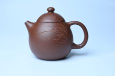 紫砂壶图片：美壶特惠 特好底槽青龙蛋壶 装饰兰草特文气 - 全手工紫砂壶网