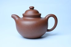 紫砂壶图片：美壶特惠 精致降坡泥大亨掇只壶 茶人醉爱 - 全手工紫砂壶网