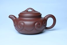 紫砂壶图片：美壶特惠 精致紫泥仿古如意壶 茶人醉爱 - 全手工紫砂壶网