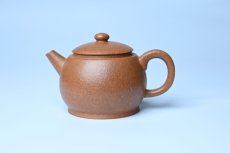 紫砂壶图片：美壶特惠 特好黄降坡泥巨轮珠紫砂壶 茶人醉爱 - 全手工紫砂壶网