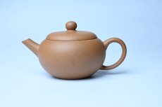 紫砂壶图片：美壶特惠 特好老段泥圆珠壶 - 全手工紫砂壶网