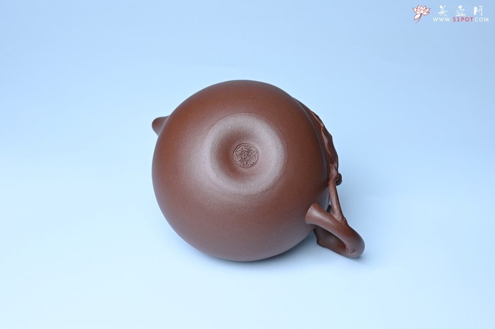 紫砂壶图片：美壶特惠 1993年国工杨军保精致特好紫泥蟠桃壶 - 全手工紫砂壶网