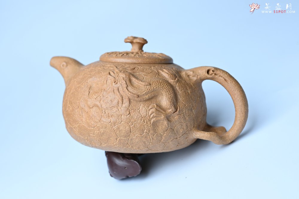 紫砂壶图片：潜力股赵老师实力演绎全手工老黄段泥灵芝游龙供春壶 游龙传福 不失为一把好壶 - 全手工紫砂壶网