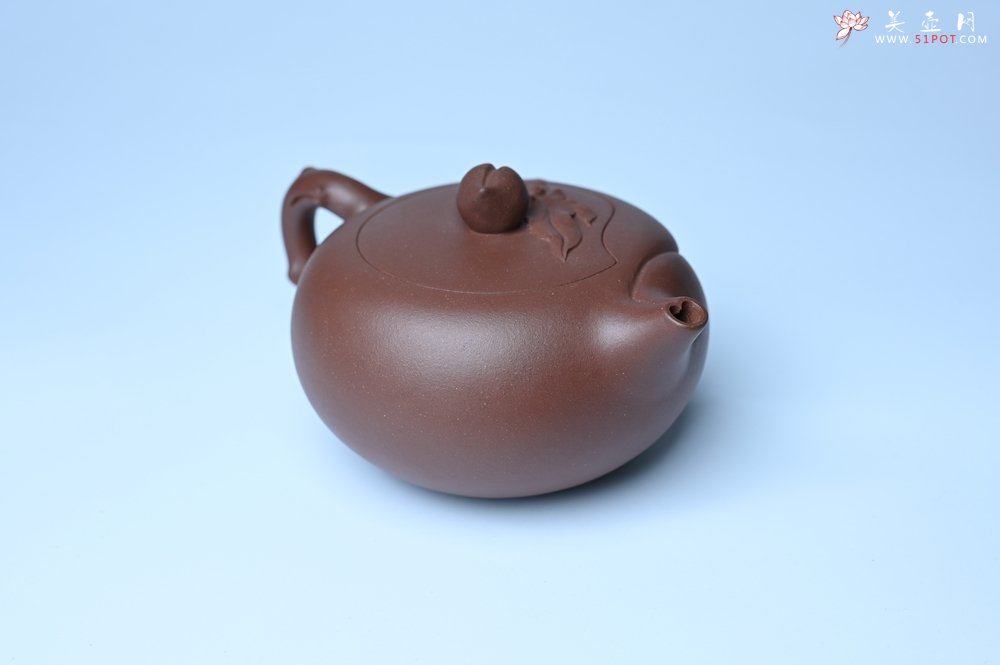 紫砂壶图片：美壶特惠 1993年国工杨军保精致特好紫泥蟠桃壶 - 全手工紫砂壶网