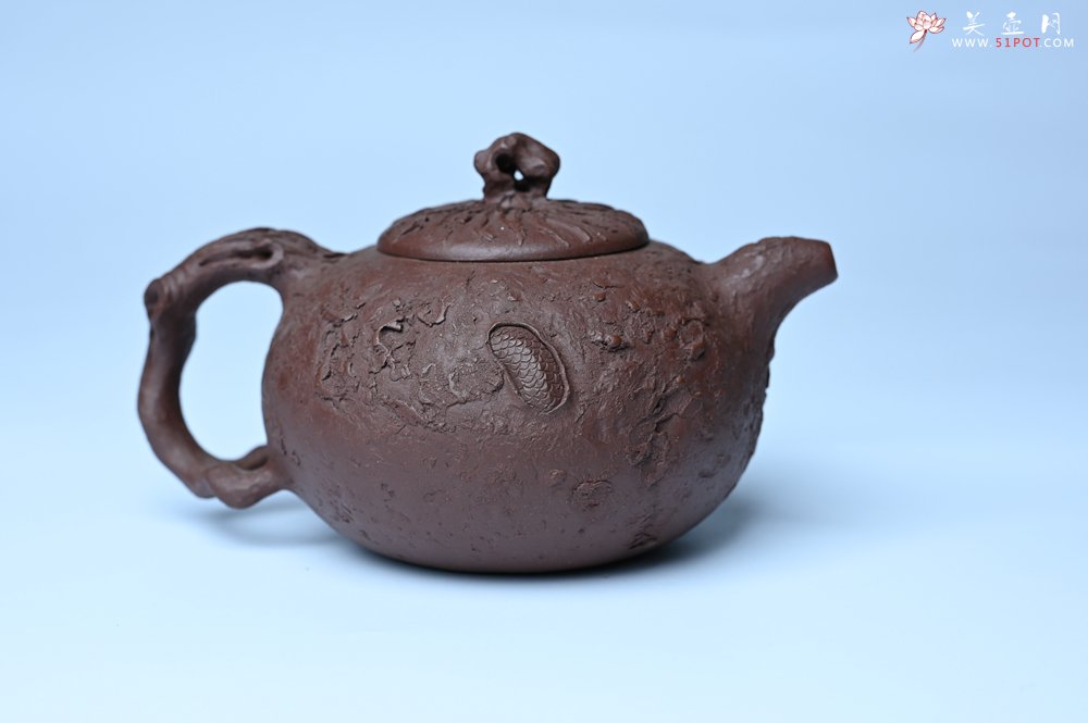 紫砂壶图片：潜力股赵老师实力演绎全手工龙供春壶 肌理细腻逼真 - 全手工紫砂壶网