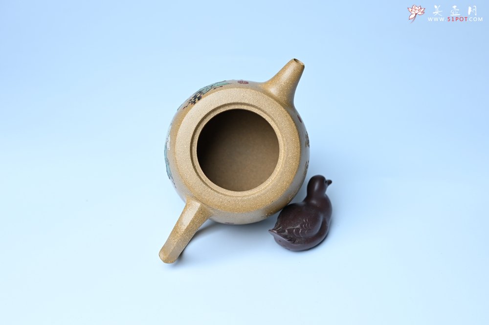 紫砂壶图片：美壶特惠 精致特好黄段泥井栏壶 泥绘祥瑞兔子 惠风和畅 寓意吉祥好运常来 - 全手工紫砂壶网