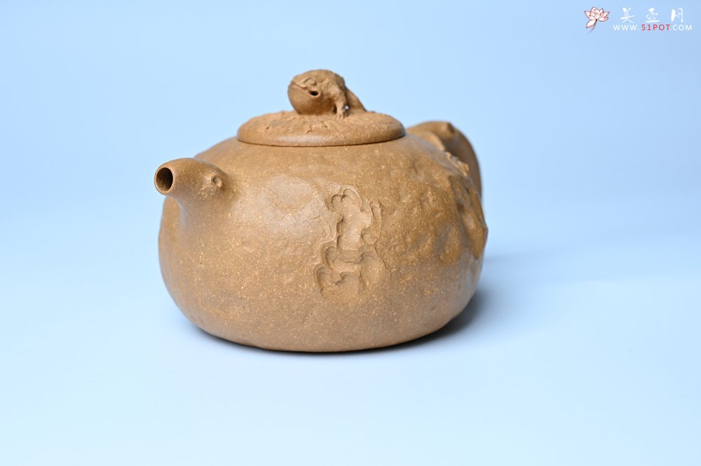 紫砂壶图片：潜力股赵老师实力演绎全手工老黄段泥金蟾供春壶 金蟾灵动 不失为一把好壶 - 全手工紫砂壶网