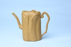 紫砂壶图片：美壶特惠 黄金段泥全手工君竹壶 茶人醉爱 - 全手工紫砂壶网