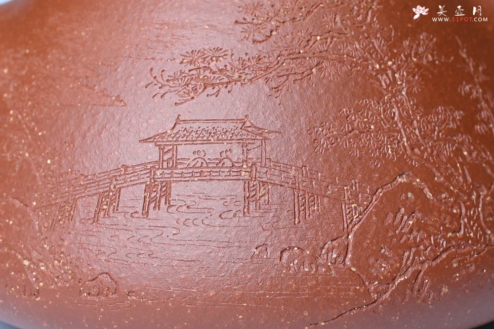 紫砂壶图片：实力派国工周斌（周镔）特好红降坡泥全手工子冶石瓢 张听钢装饰山水 - 全手工紫砂壶网