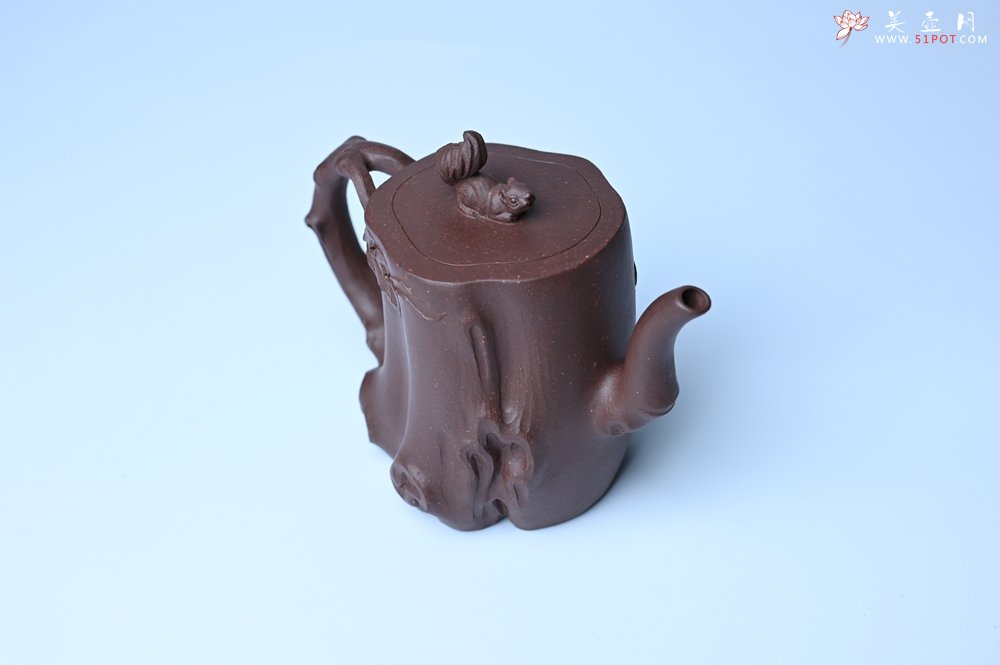 紫砂壶图片：实力派工艺师周斌底槽青精品松鼠葡萄树桩壶 - 全手工紫砂壶网