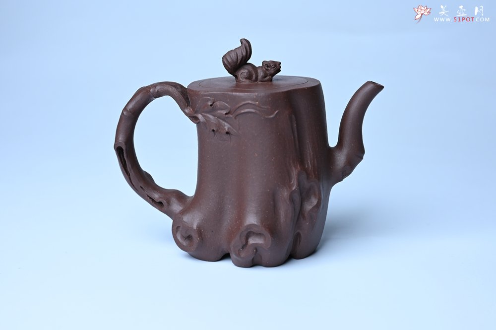 紫砂壶图片：实力派工艺师周斌底槽青精品松鼠葡萄树桩壶 - 全手工紫砂壶网