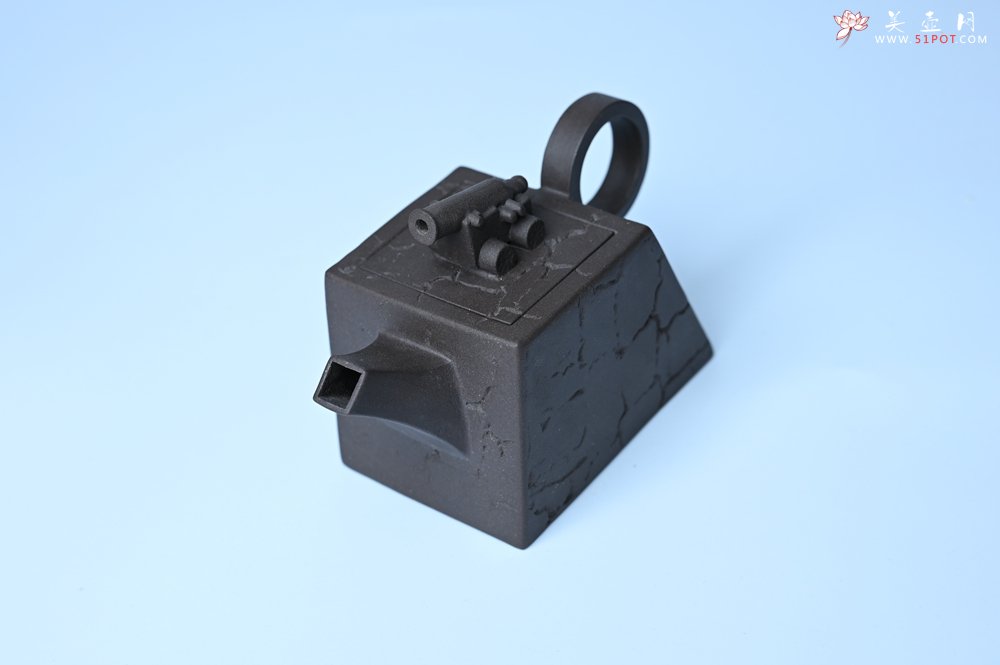 紫砂壶图片：美壶特惠 优质紫泥还原烧威震四方壶 - 全手工紫砂壶网