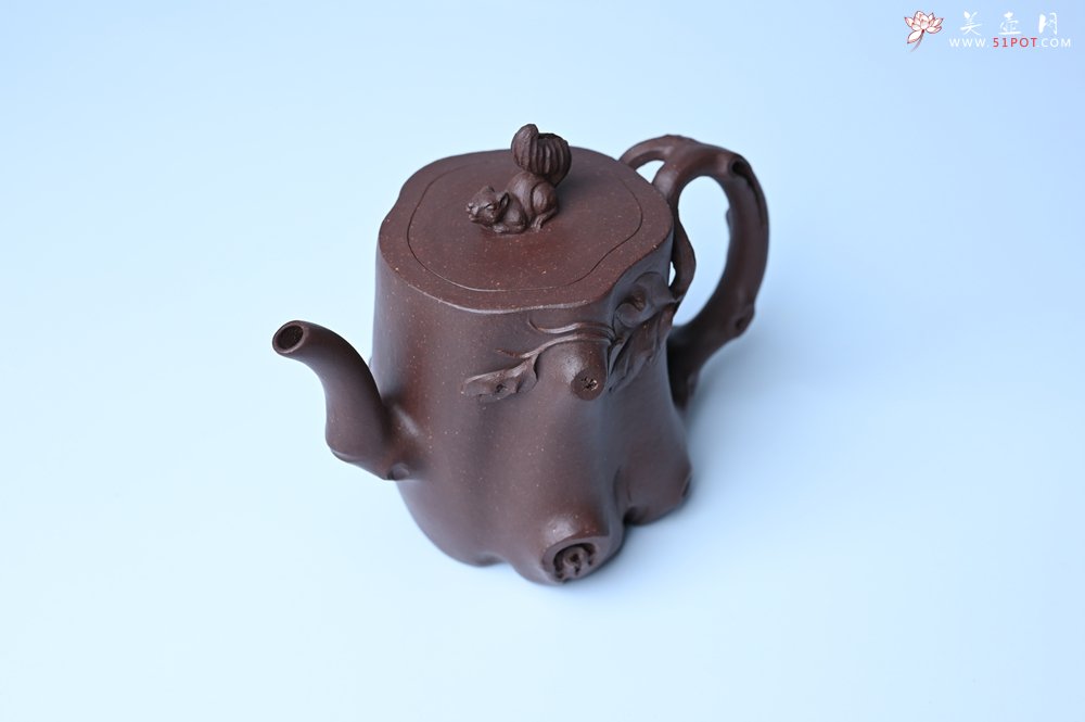 紫砂壶图片：实力派工艺师周斌底槽青精品松鼠葡萄树桩壶 - 全手工紫砂壶网