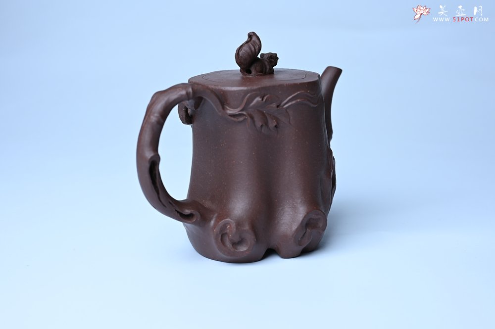紫砂壶图片：实力派工艺师周斌底槽青精品松鼠葡萄树桩壶 - 全手工紫砂壶网