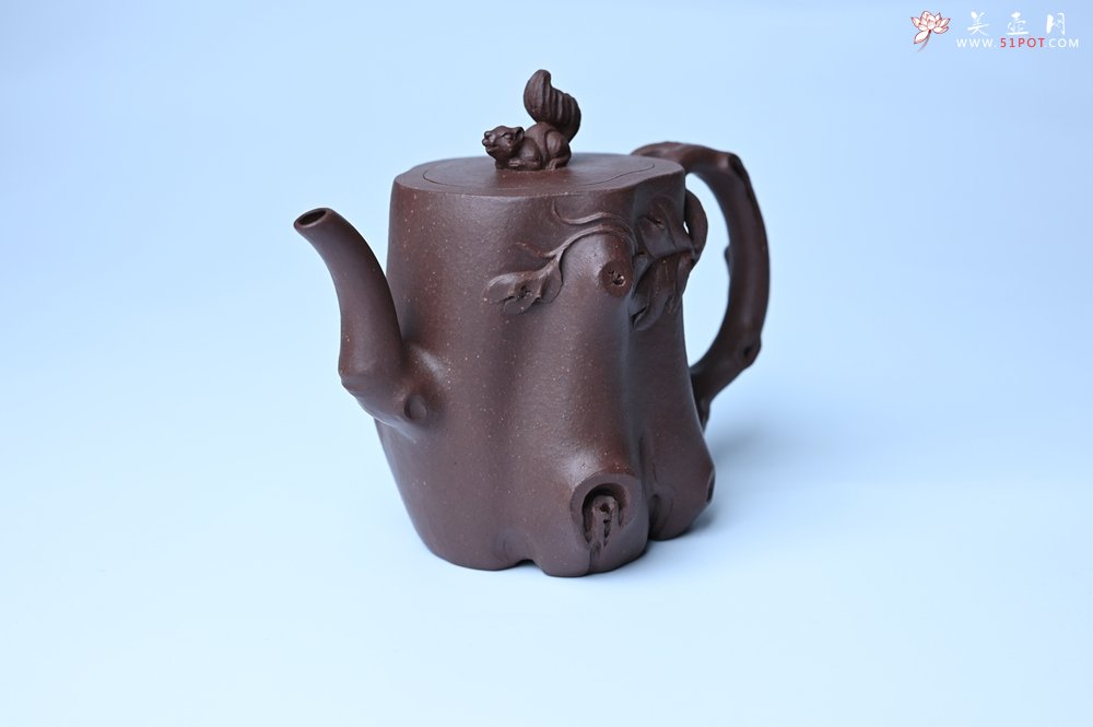 紫砂壶图片：实力派工艺师周斌底槽青精品松鼠葡萄树桩壶 - 全手工紫砂壶网